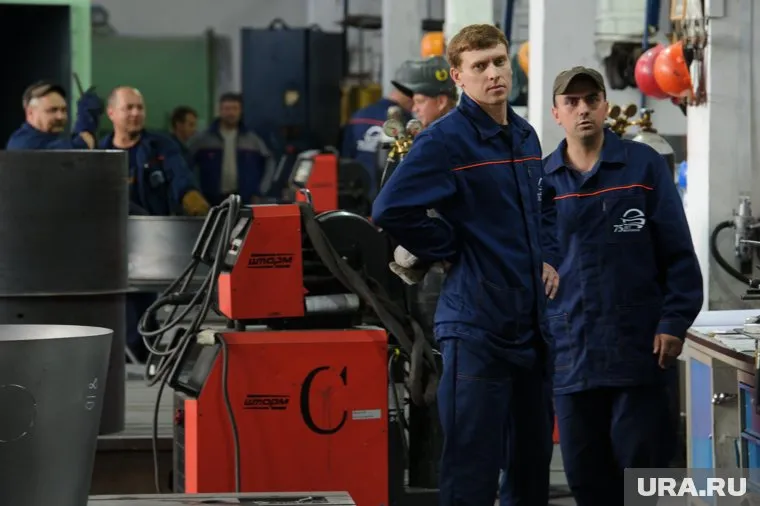 Статья на «URА.RU» одновременно спасла 500 человек от увольнения и стала причиной для возбуждения уголовного дела против журналиста