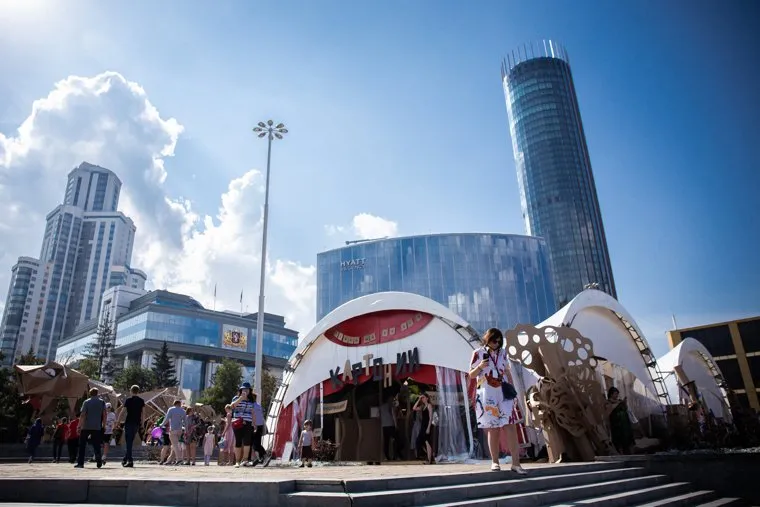 День города 2019 (Карнавальное шествие участников фестиваля "Лица улиц"). Екатеринбург