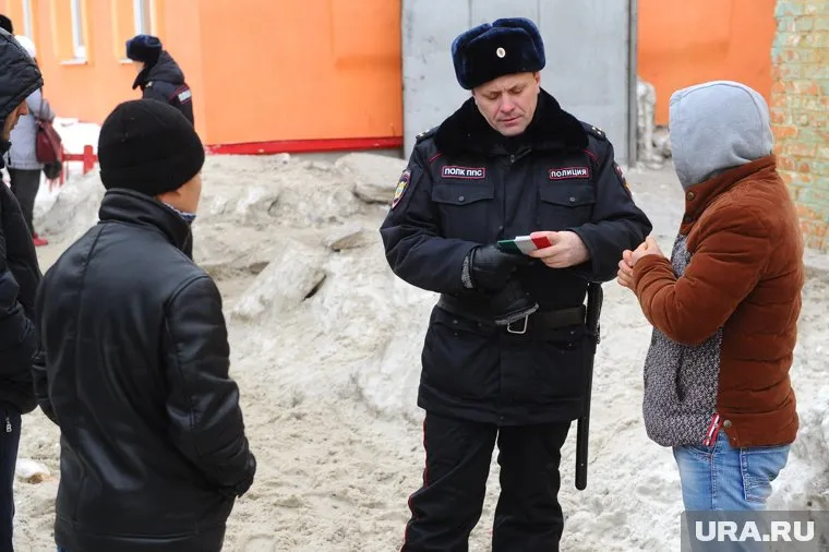 Иностранцам предлагалось купить сертификаты о знании русского языка и законодательства