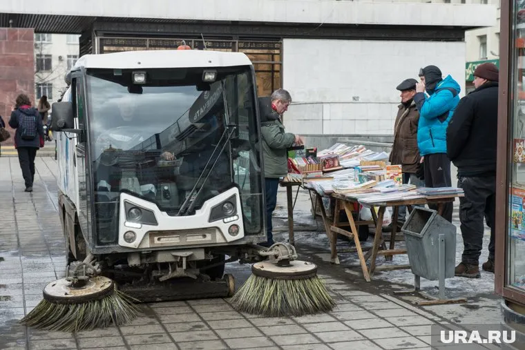 Мэрия на месяц задержала оплату поставщику вакуумно-подметальной машины