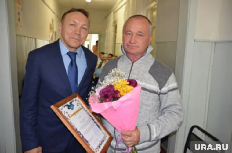 Андрей Головин (слева) будет участвовать в безальтернативных выборах