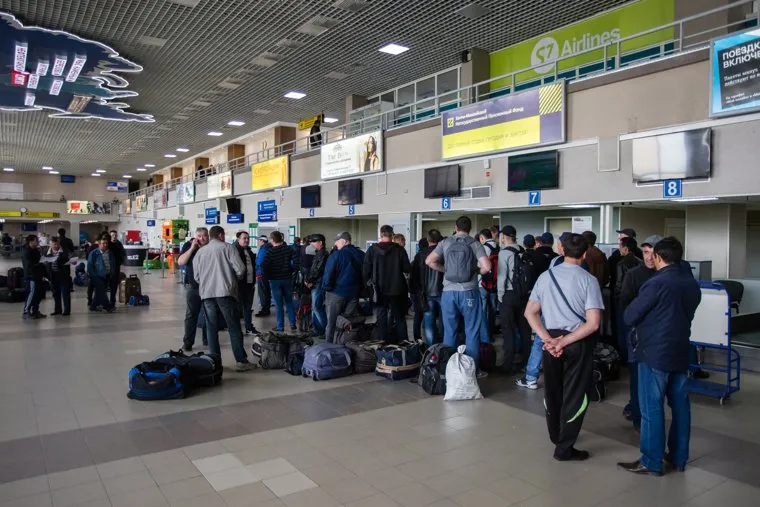 Аэропорт. Сургут, регистрация на рейс, аэропорт сургут, вахтовики, пассажиры