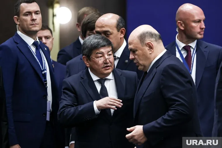 Взаимодействие не будет ограничиваться экономической сферой, заверил союзников Михаил Мишустин (справа)