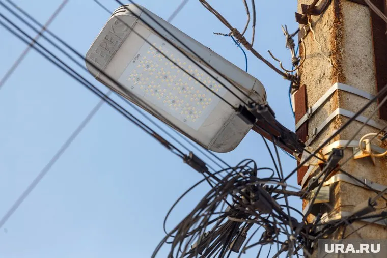 Синальное освещение на месте, где попадали столбы установили по рекомендации Госавтоинспекции