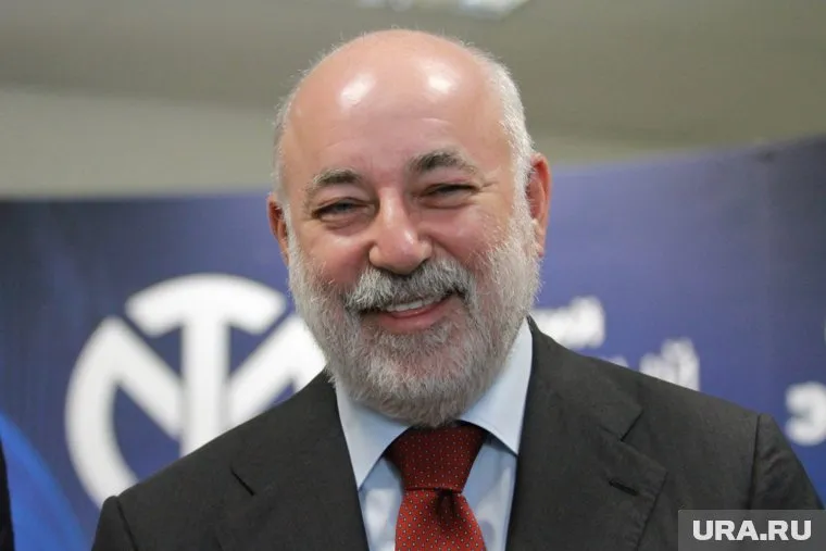 Структуры Виктора Вексельберга готовы напомнить о себе горожанам и выставить счет