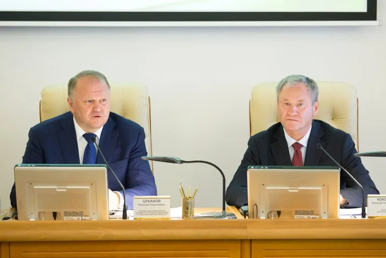 Совещание полномочного представителя Президента Российской Федерации в Уральском федеральном округе "О социально-экономическом положении Курганской области". Курган, кокорин алексей, цуканов николай