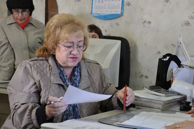 Досрочное голосование председателя избиркома Зауралья Светланы Гулькевич, голосование, гулькевич светлана