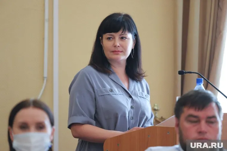 По данным инсайдеров, Елене Ситниковой выплатят годовую премию в 500 тысяч рублей