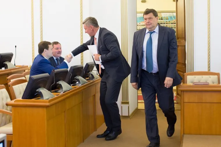 Совещание у Губернатора. Курган, рукопожатие, шумков вадим, фролов дмитрий