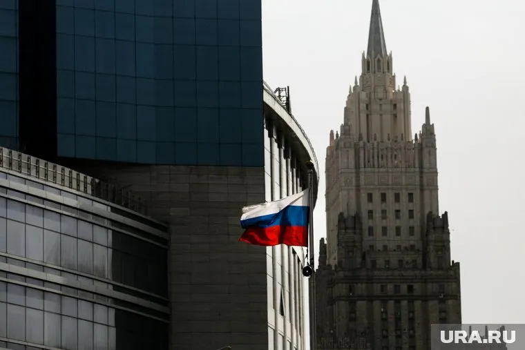 В МИД РФ отметили, что Западу следует быть сдержаннее в обвинениях РФ в смерти Навального*