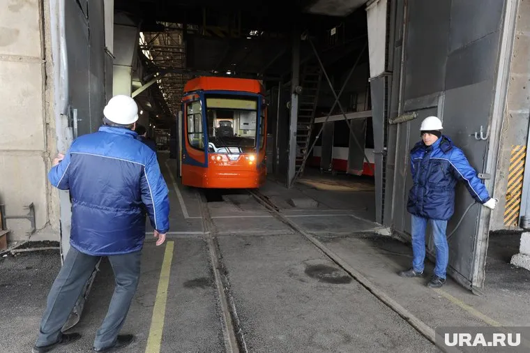 Прокуратура признала законным сокращение зарплат на УКВЗ