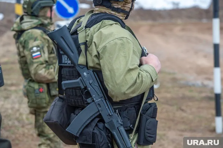 Броневик из Шадринска приведет груз от волонтеров на передовую и останется там