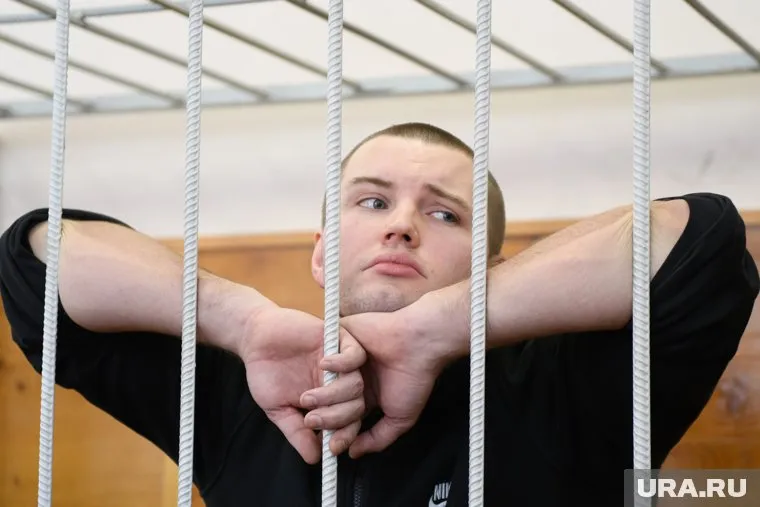 Александру Устинову просили назначить 16 лет колонии строгого режима