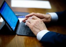 Минцифры: как сбой в Microsoft повлиял на работу в РФ