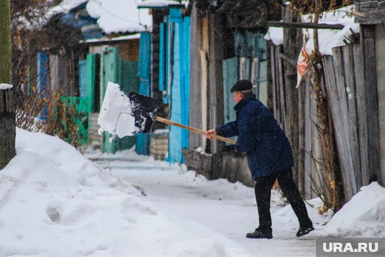 Жители Курганской области рискуют получить штрафы из-за снега