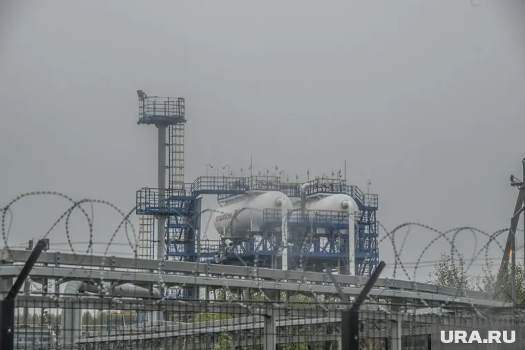 На омском нефтеперерабатывающем заводе прогремел взрыв (архивное фото)