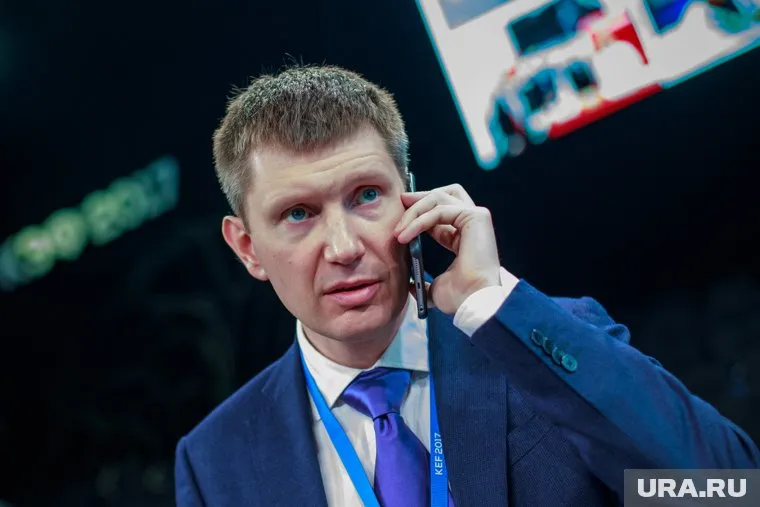 Вроде бы команда Максима Решетникова работает в штатном режиме, но почему-то ей постоянно приписывают кого-то нового