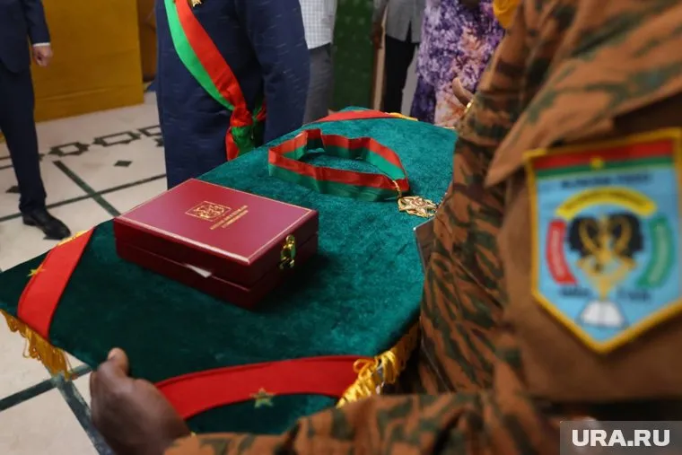 В Буркино-Фасо произошло нападение на армейскую базу, из-за чего полсотни военных погибли