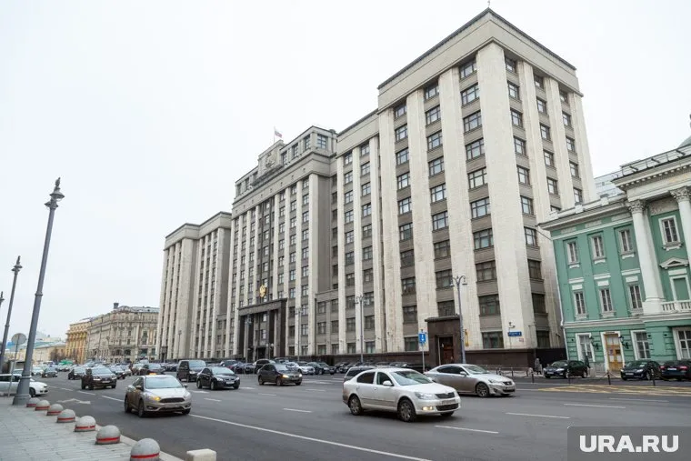 В Госдуме РФ предложили сократить рабочую неделю на один час