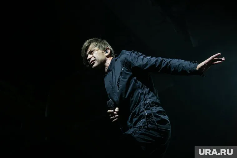 Задержание солиста группы «Би-2» Егора Бортника (на фото) (внесен Минюстом РФ в реестр иноагентов) является карой, заявил Андрей Луговой