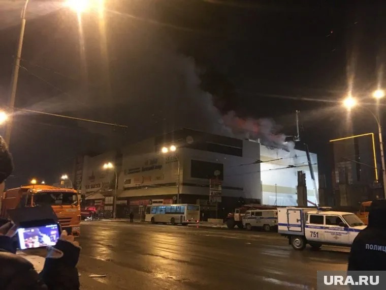 Прыгавшим из окон людям якобы не подносили пожарные лестницы