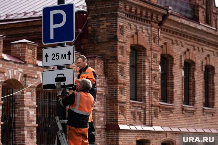 Дорожники установили знак 3.19 «Разворот запрещен»