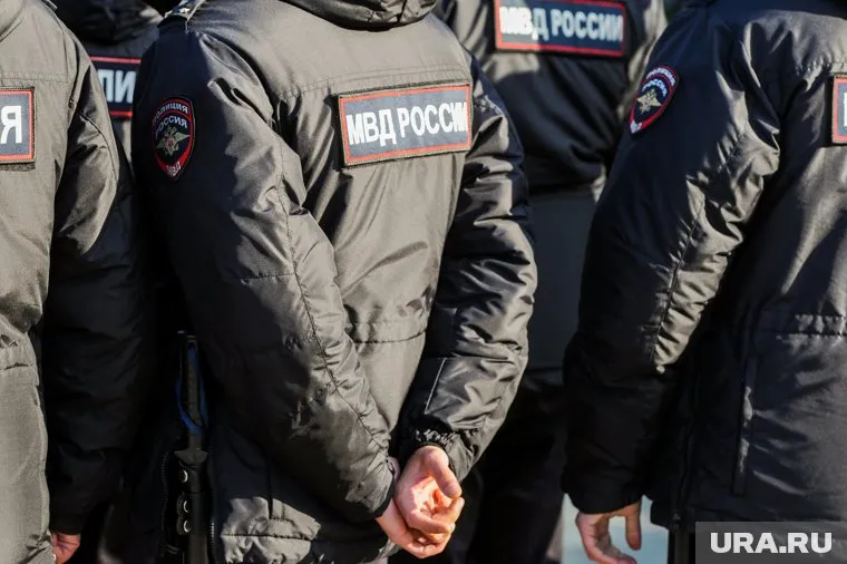 Зеков не могут найти третьи сутки