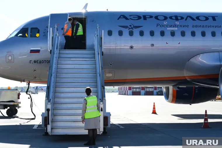 В девяти самолетах авиакомпании «Россия» планируется заменить 12 кресел бизнес-класса на 25 экономических