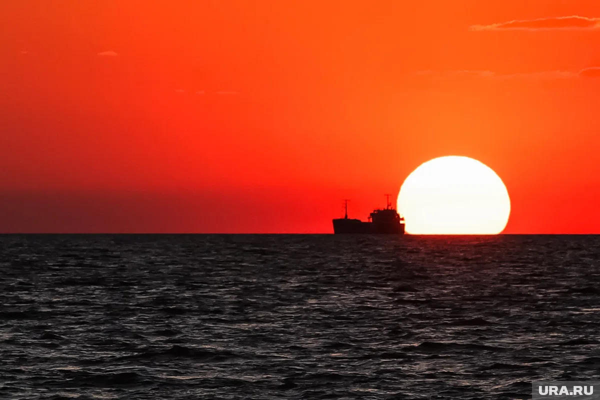 Атакованный морским дроном танкер терпит бедствие в Болгарии