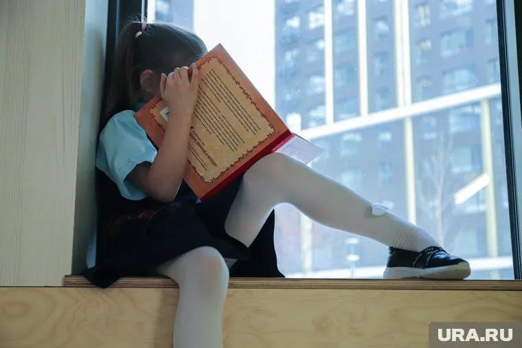 Девочка подвергается эмоциональному и физическому насилию в школе №1