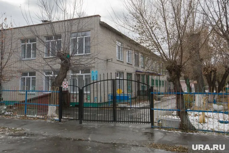 Родители не верят, что ремонт будет закончен в срок