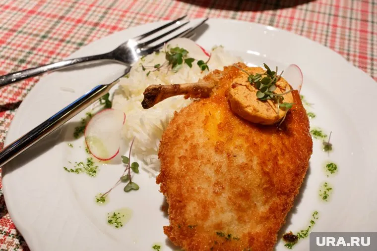 В меню Совета Федерации цена за 100 грамм котлет составляет 152 рубля