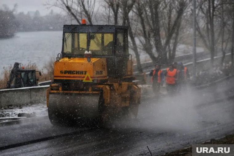 Асфальт укладывали на одном из участков набережной