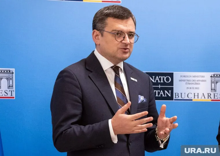 Кулеба настойчиво выпрашивает оружие у стран Запада и США