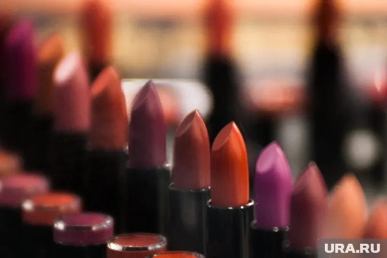 L’Oreal продолжит производит свои товары на заводе в Калуге, заявил Николя Иеронимюс