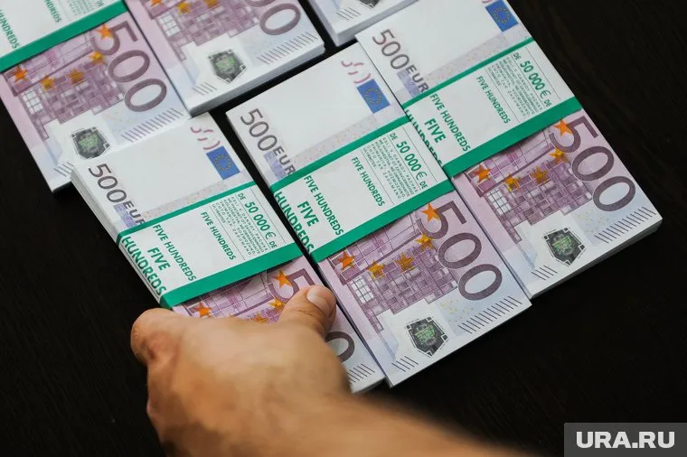 Задекларированные, хранящиеся за границей деньги придется перевести в Россию