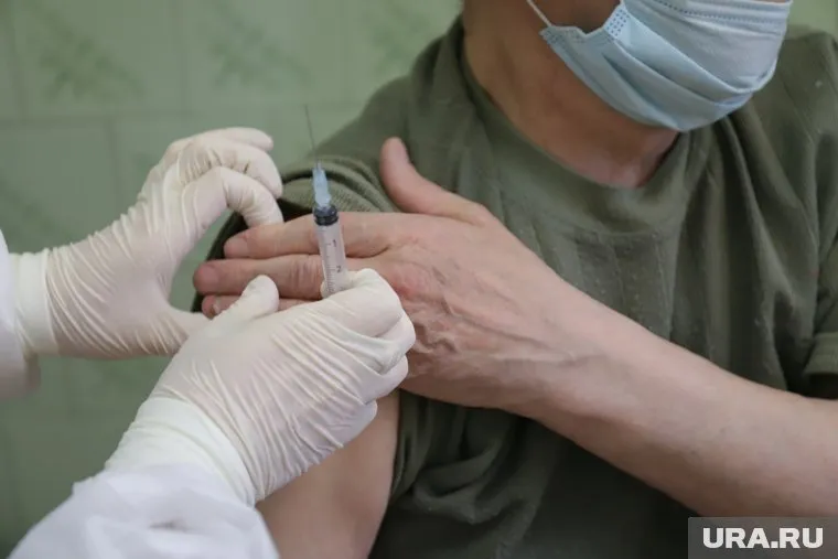 Власти Кузбасса ввели обязательную вакцинацию