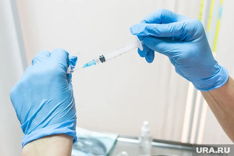 Вакцинация детей от коронавируса в Тюменской области начнется в начале 2022 года