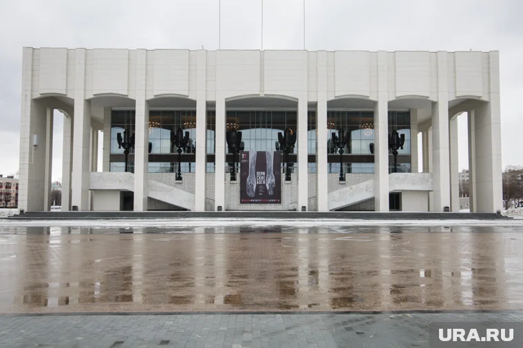 Большая сцена ТТ будет работать почти весь октябрь