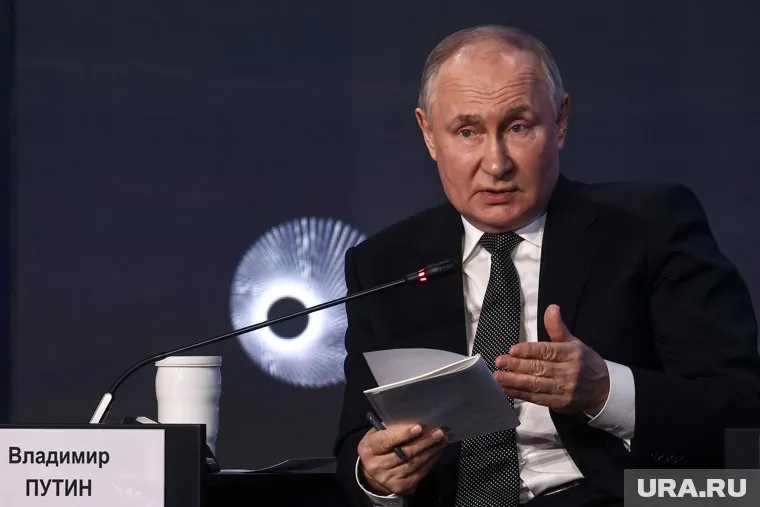 Путин назвал развитие политики Запада корнем конфликта между РФ и Украиной