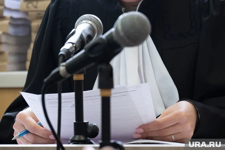 Суд приговорил его к 8 годам лишения свободы с отбыванием в ИК общего режима и штрафу