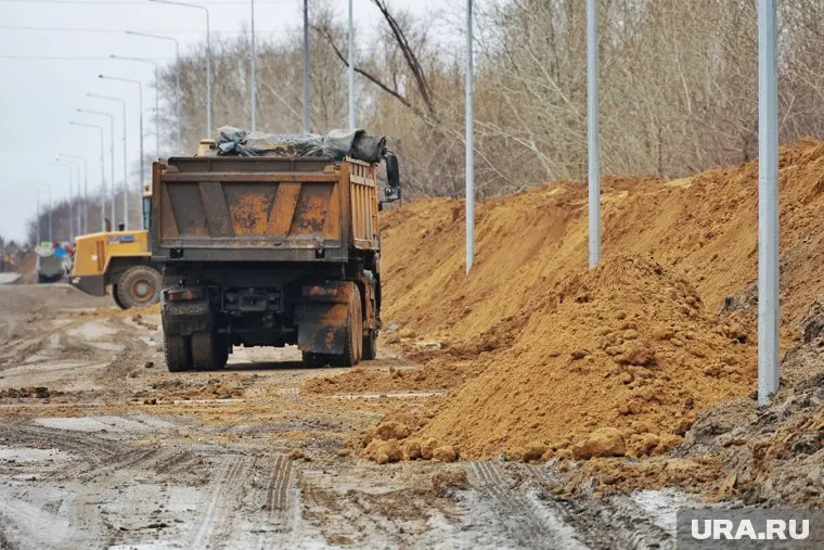 Выезды на дамбу в Кургане засыпят в трех местах