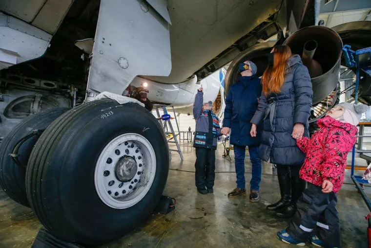 Елка желаний в Кольцово. Екатеринбург