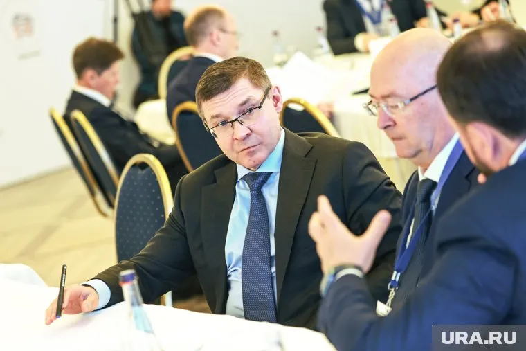 Владимир Якушев поручил регионам следить за ростом заражений COVID