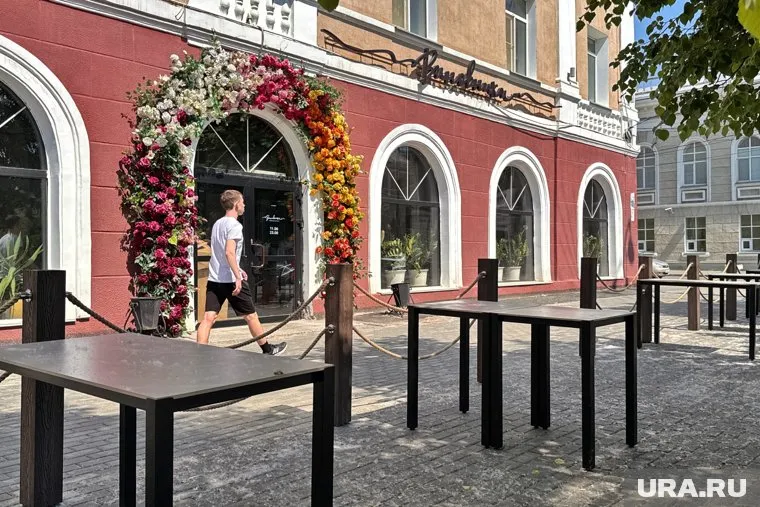 Соответствие требованиям закона кафе должны подтверждать документально (архивное фото)