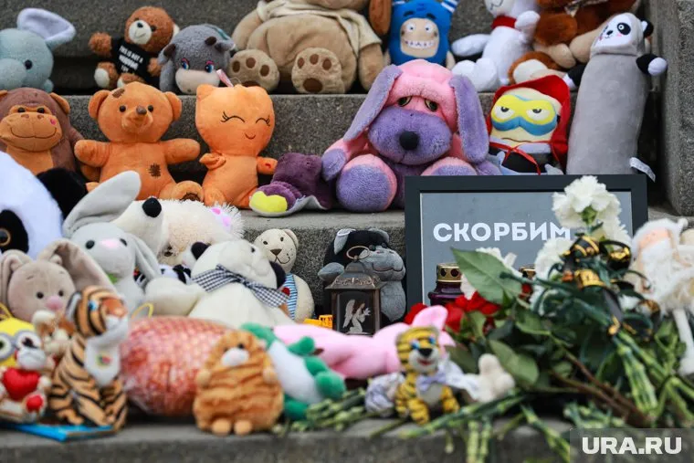 Жители ХМАО вместе споют песню «Журавли» в память о жертвах теракта в «Крокусе»