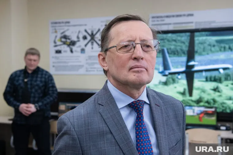 С Крековым Паслер расстался сразу после свое назначения