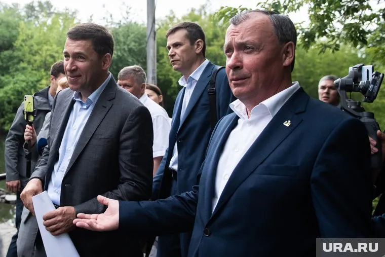 О том, что набережная Исети должна стать крупнейшей в Европе, Алексей Орлов (справа) сказал несколько дней назад