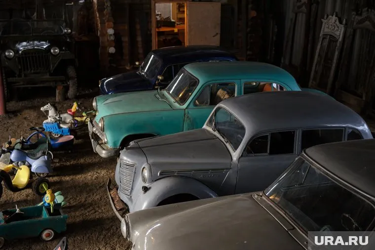 По информации читателей агентства, памятник открыли на территории завода «Уралхиммаш»