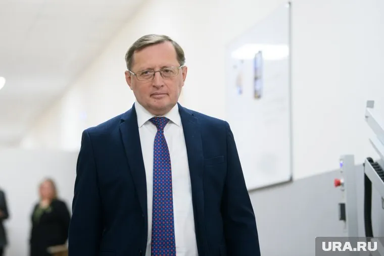 Полпред УрФО Артем Жога в свердловском филиале Фонда «Защитники Отечества». Екатеринбург